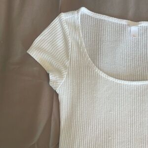 White lined short sleeve crop too